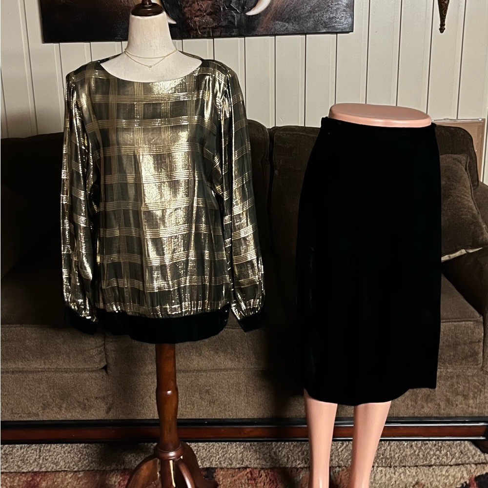 Nuit • Vtg •Size 10 • Gold & Suede Dress (2 Piece)~W/ Metallic Shimmering Thread